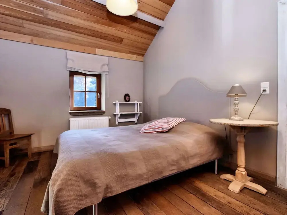 Rustic holiday home in Halleux