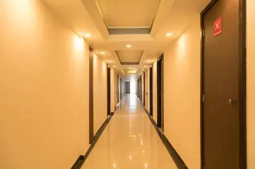 Hotel Solitaire by OYO Rooms