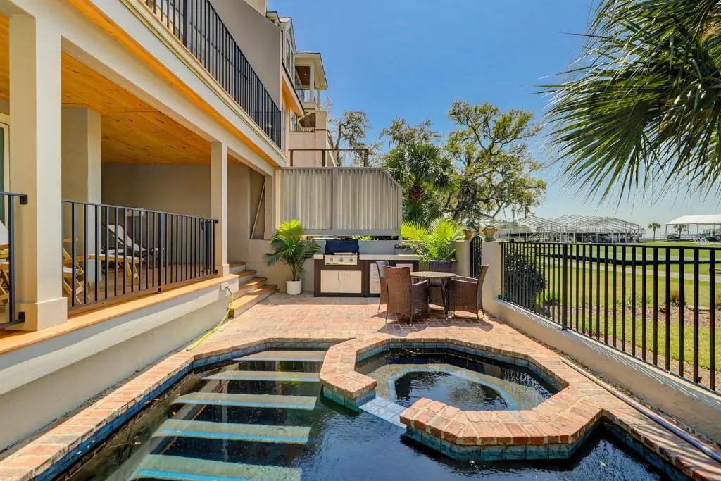 19 Mizzenmast 3 BR Harbourtown Sea Pines