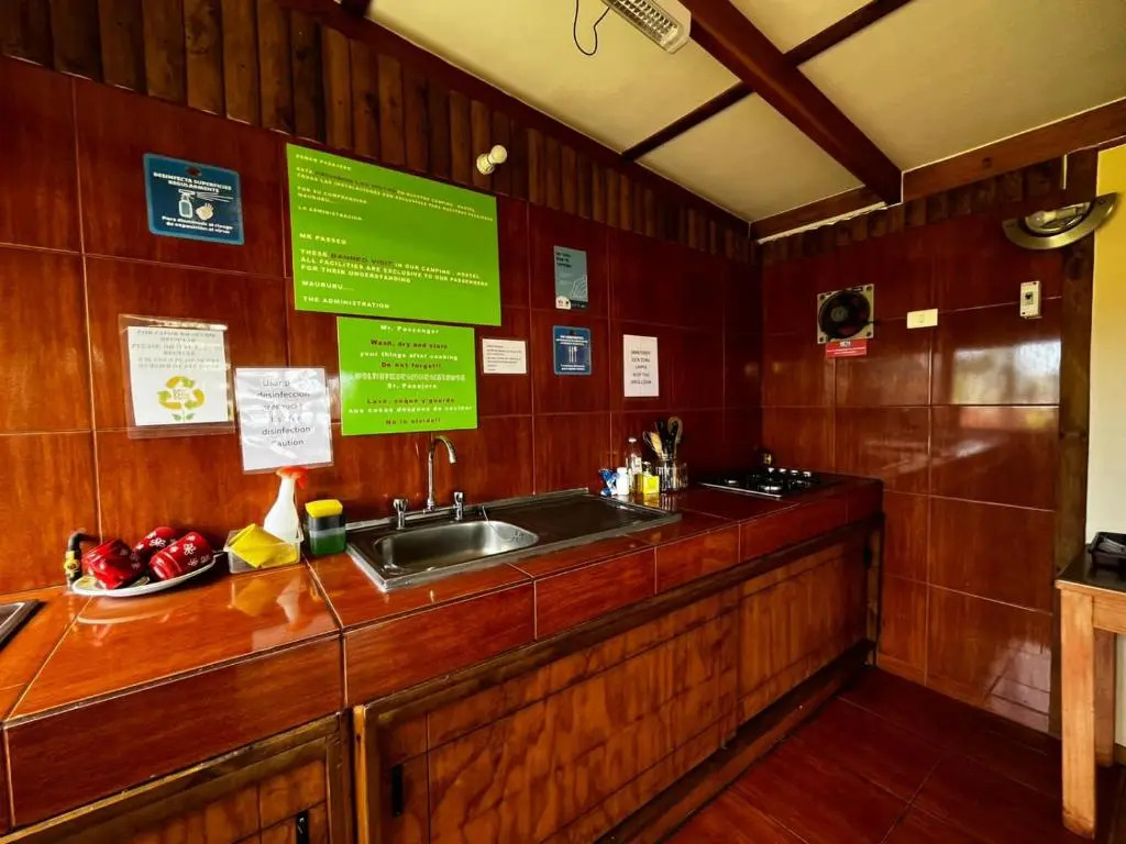 Camping Hostal Tipanie Moana Aeropuerto Centro