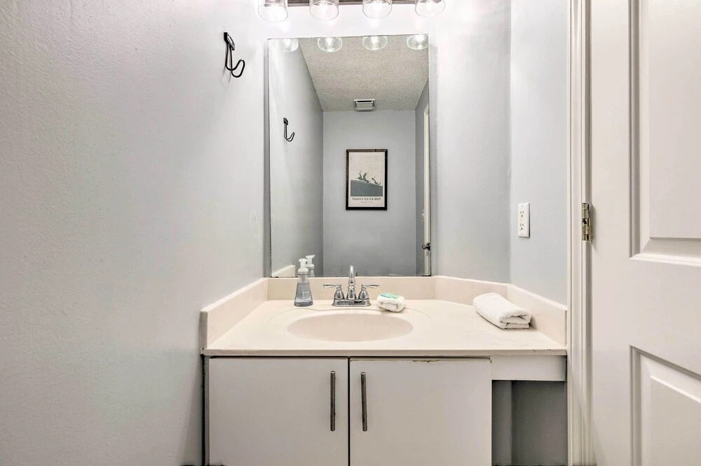 Gulf Shores Condo w/ Ocean Views & Beach Access!