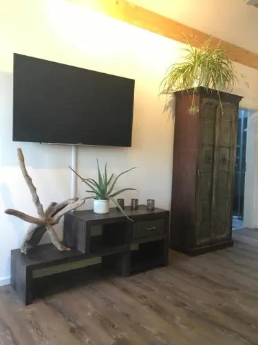 Shania Residence