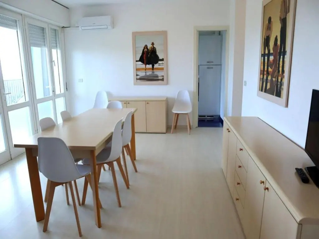 Apartment for 6 People with Three Large Terraces facing the Seaside