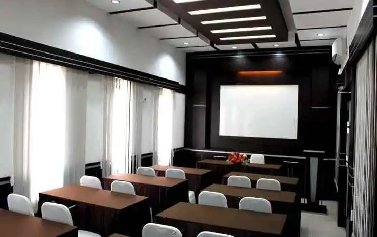 Grand Global Hotel