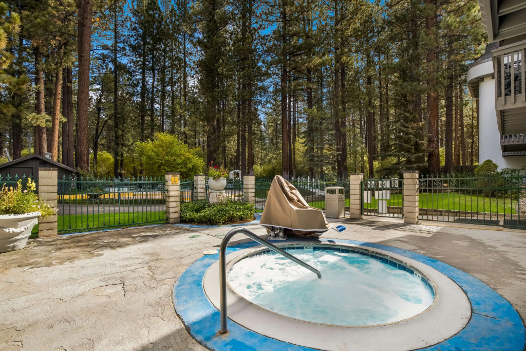 Chateau Big Bear Boutique Hotel, BW Signature Collection