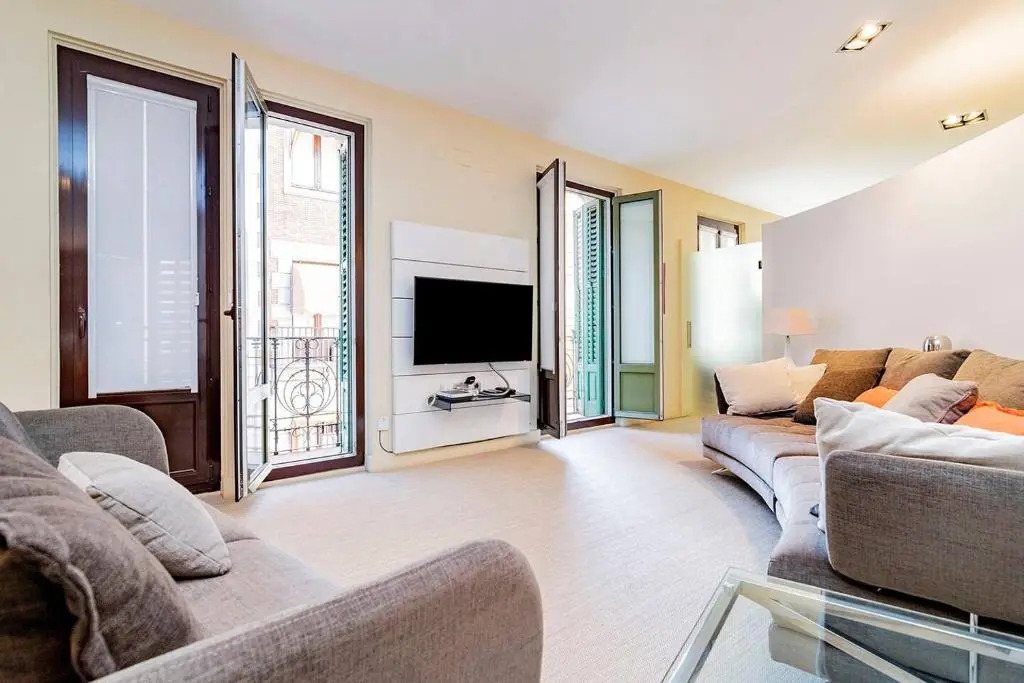 Caprichoso Loft junto Teatro Real - Madrid Centro by Batuecas