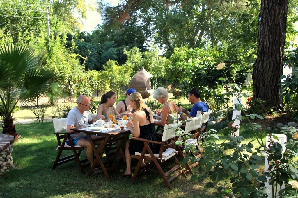 Defne Pension