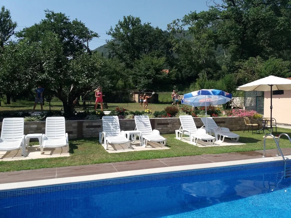 Studio With Pool Near Airport