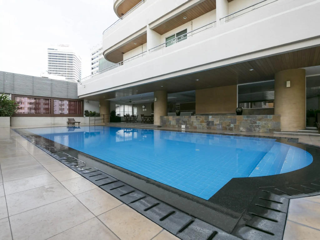 S.M. GRANDE RESIDENCE