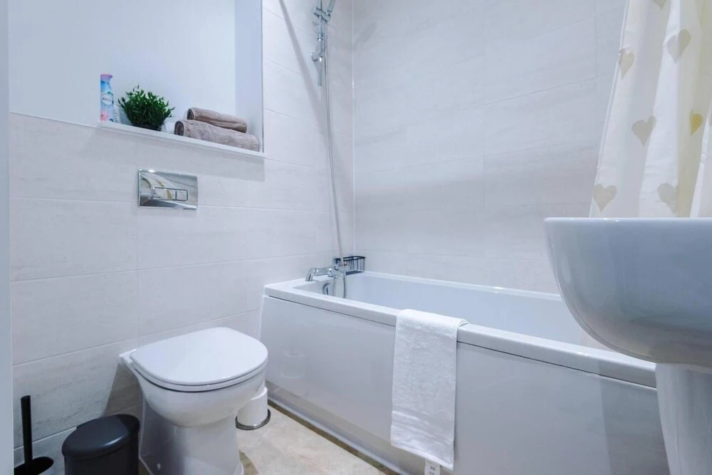 Immaculate 3-bed House in Salford