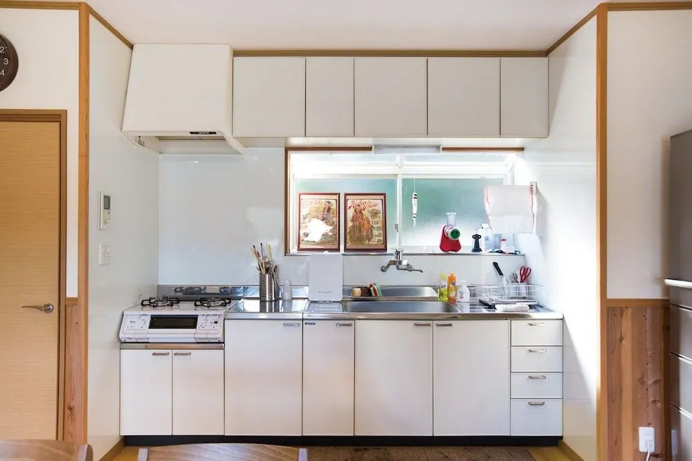Tsubaki House