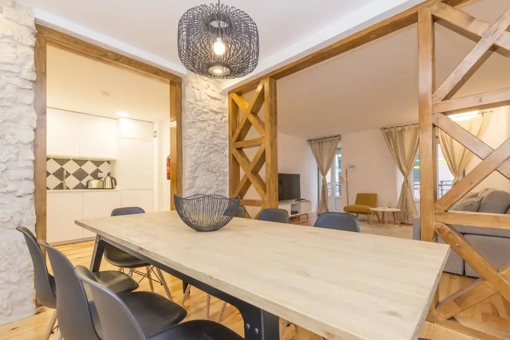 Amazing 3-bedroom Apartment in City Center - Fits 8