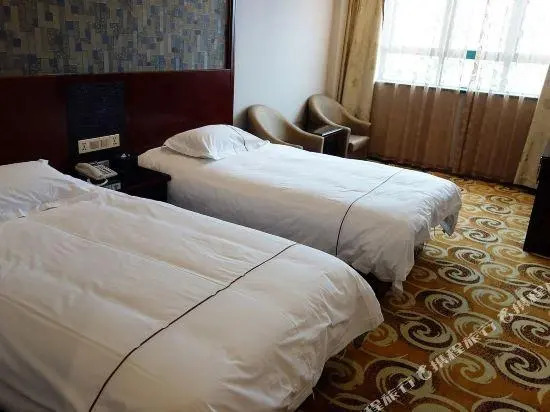 Nayesi Hotel