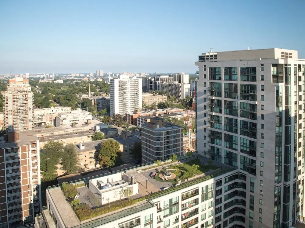 Modern 2 Bedroom Yonge and Eglinton Condo