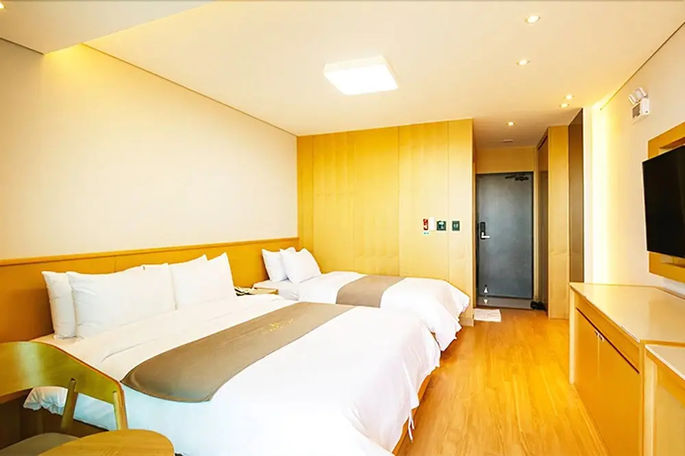 Noble Hotel