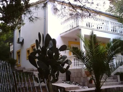 Apartments Elena & Damir
