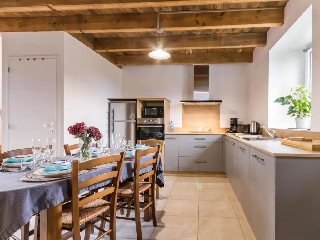 Maison bretonne rénovée près de la mer avec jardin, terrasse et équipements modernes - FR-1-306-1197