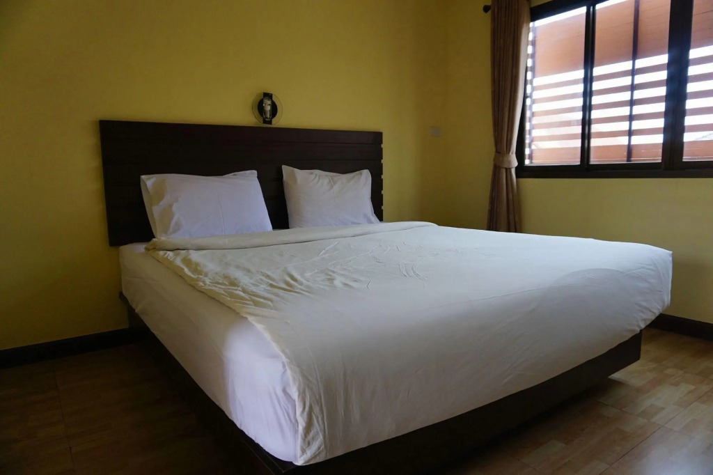 Ponburi Hotel