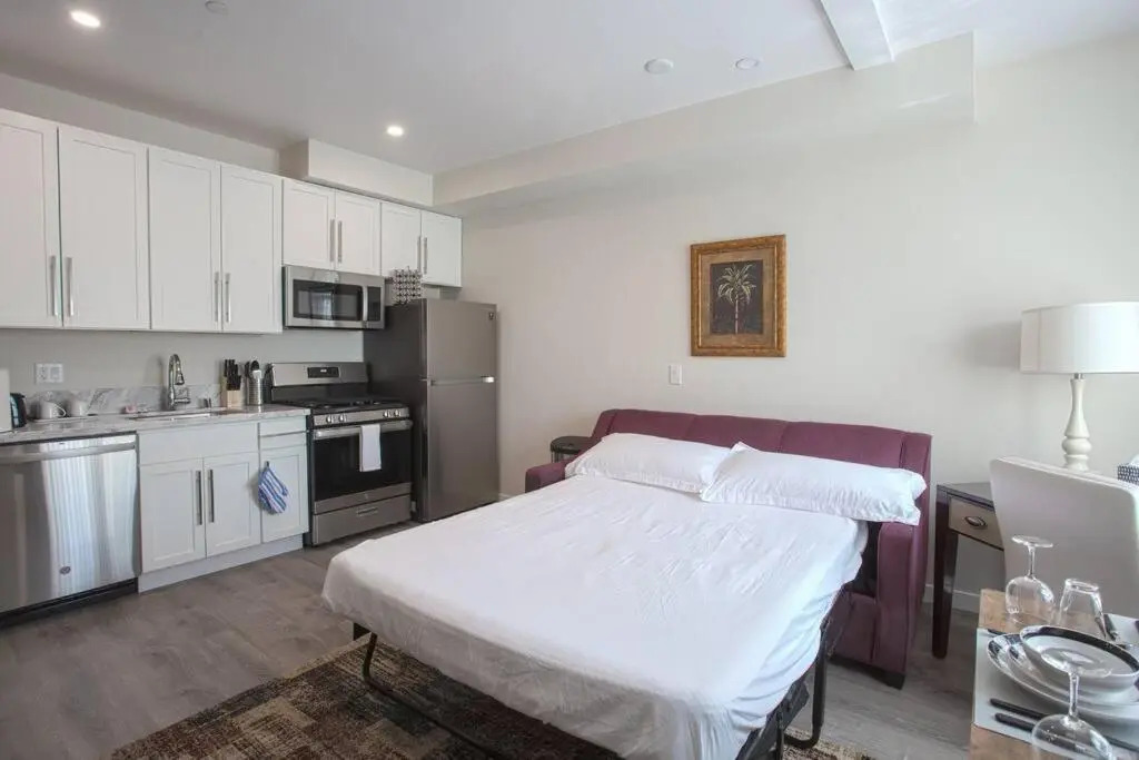Spacious 1 Bedroom Apartment in Heart of San Diego