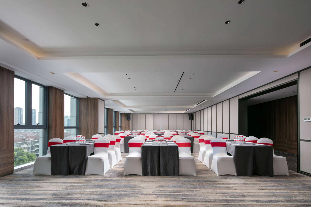 Отель Ramada by Wyndham Changsha West