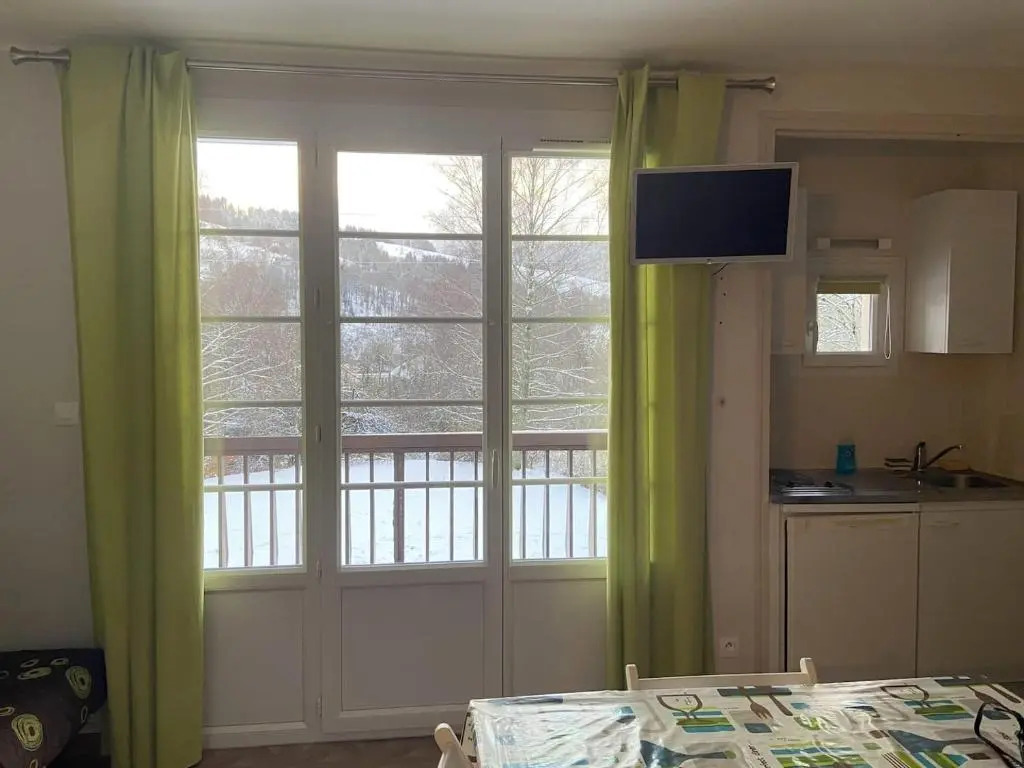 Studio avec balcon, vue dégagée et parking - Séjours de 3 nuits minimum