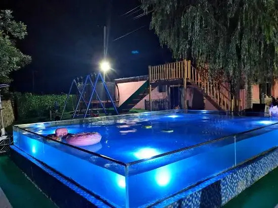 Leisure Pond-Childhood Joy Volley Lodge