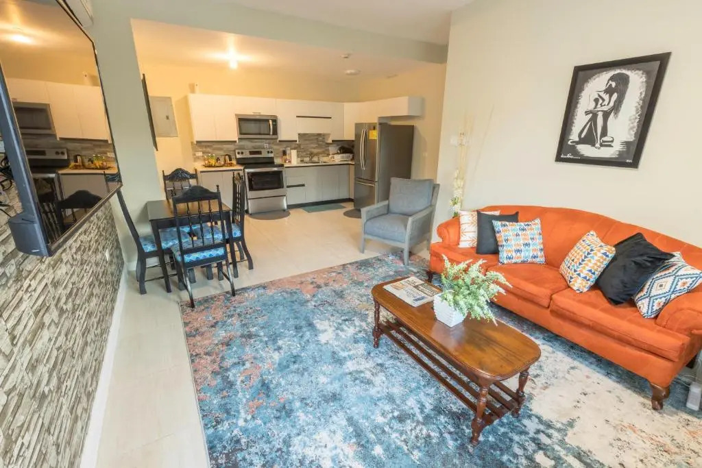 Le Luxe Penthouse 2BR w AC Wifi & 24 hr sec