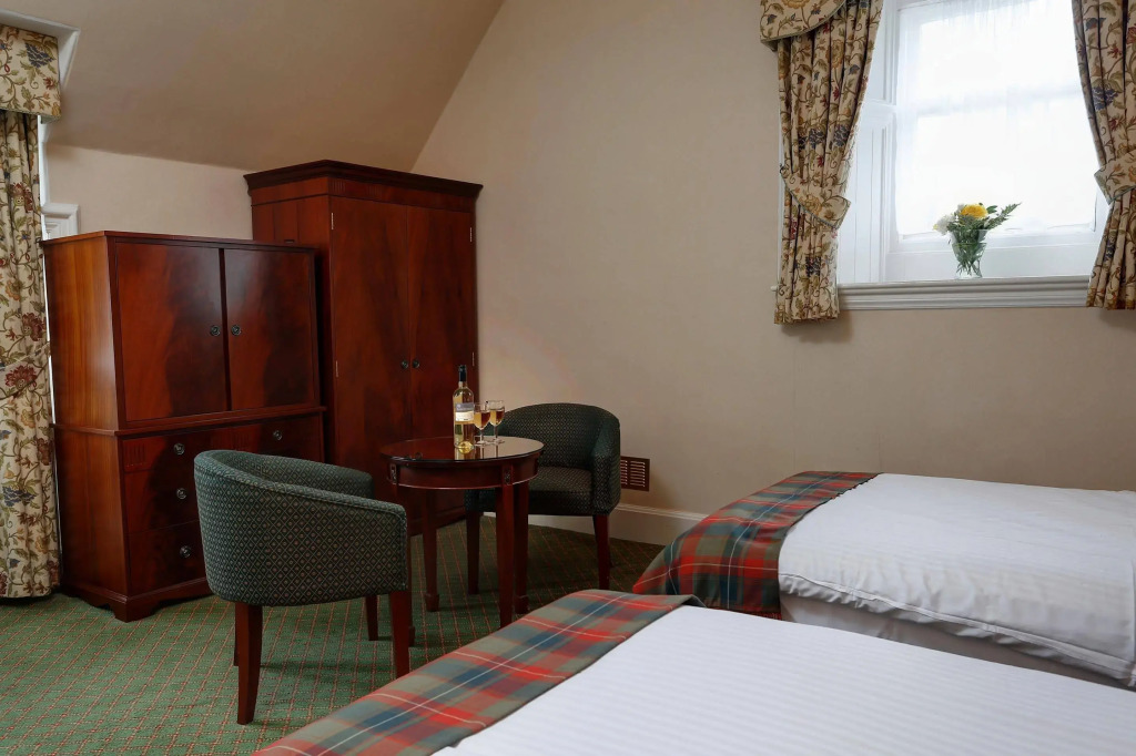 Cartland Bridge Hotel