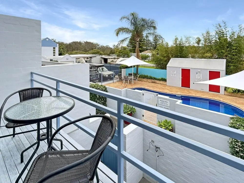3-bed With Alfresco Dining & Pool in Batemans Bay