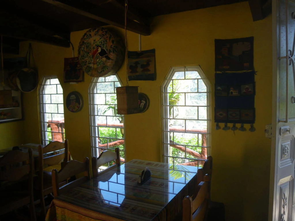 La Casa Amarilla