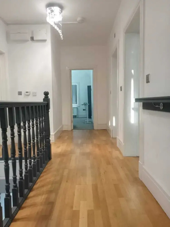 Remarkable 2-bed Penthouse in Wolverhampton