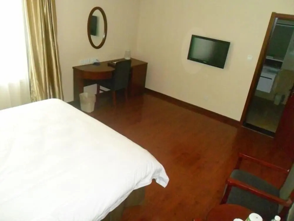 GreenTree Inn Tianjin Wuqing Jingbin Industrial Park Chengwang Road Express Hotel