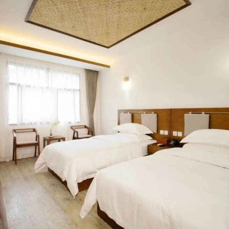 Floral Hotel Fenghuang Poshan Mansion