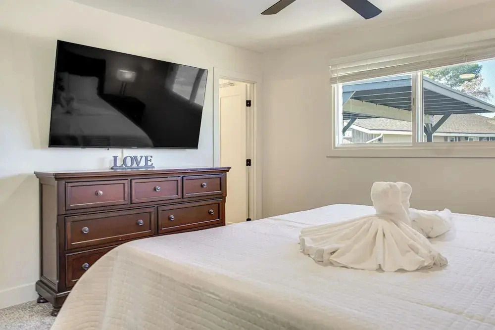 2 Mi to Asu: Spacious Family Home w/ Patio