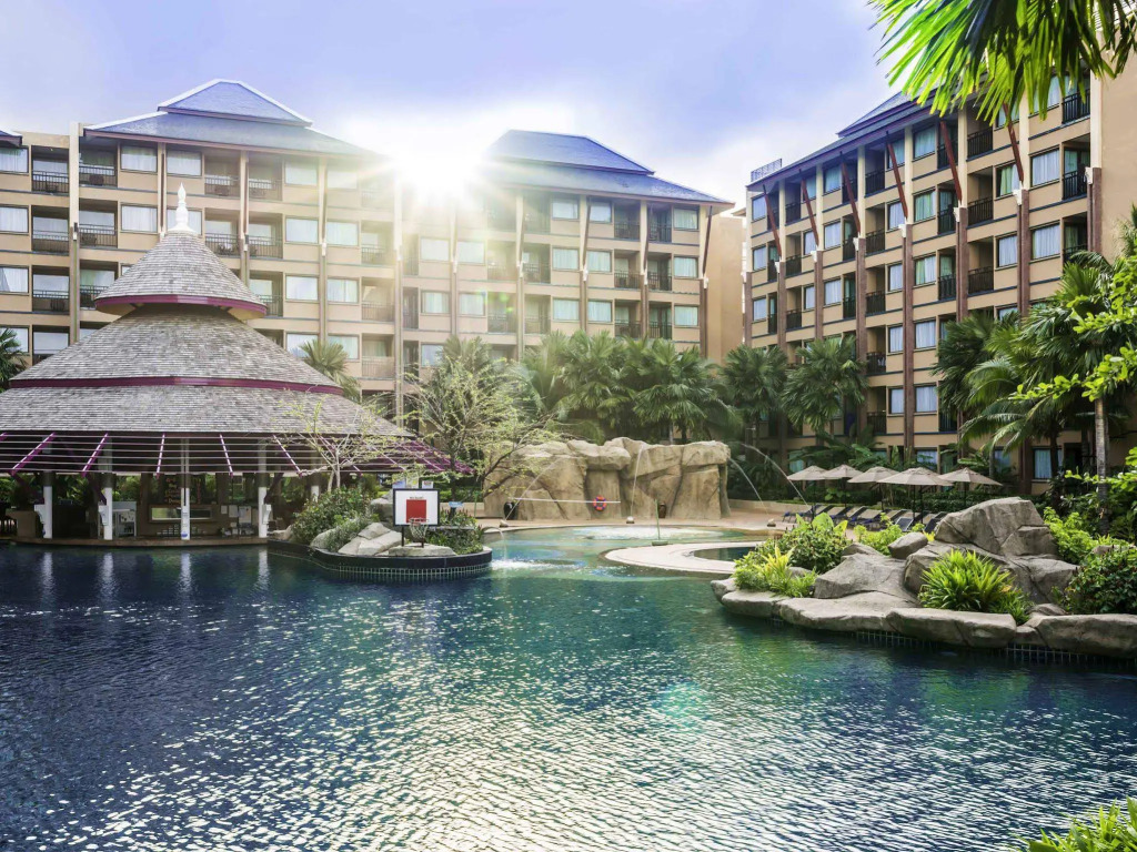 Novotel Phuket Vintage Park Resort