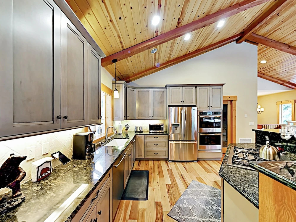 West Shore Retreat - 3 Br Home