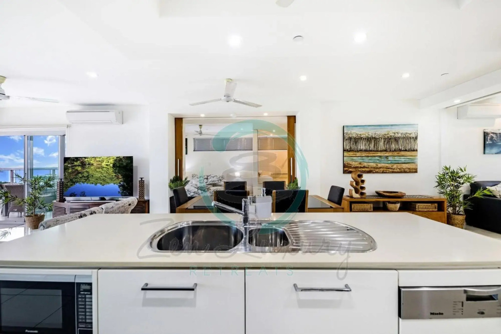 ZEN BY THE WATER - Darwin's Premier Ocean View Family Retreat