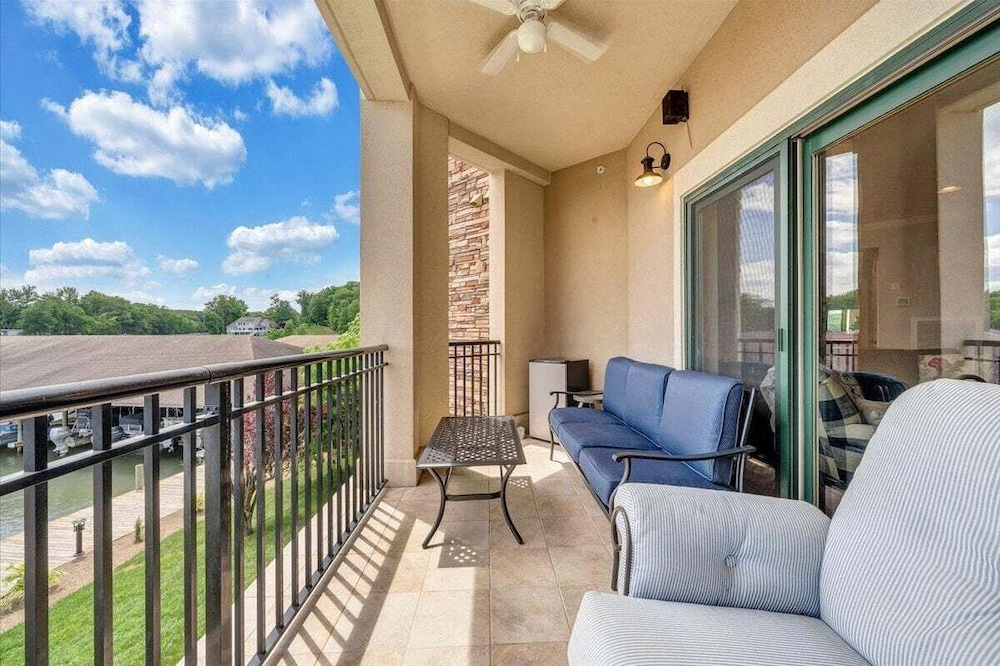 Lake Stardust - Condo With Pool ! Pet Friendly