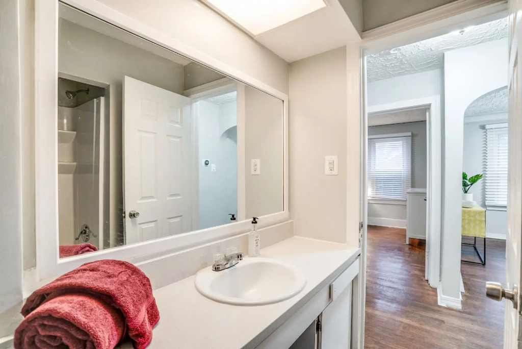 Stylish getaway of University District