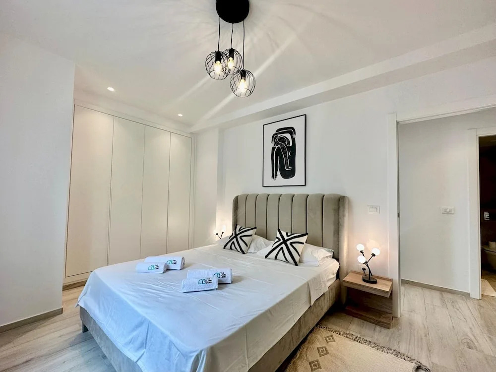 A12 Stylish and Modern 2bds in La Marsa