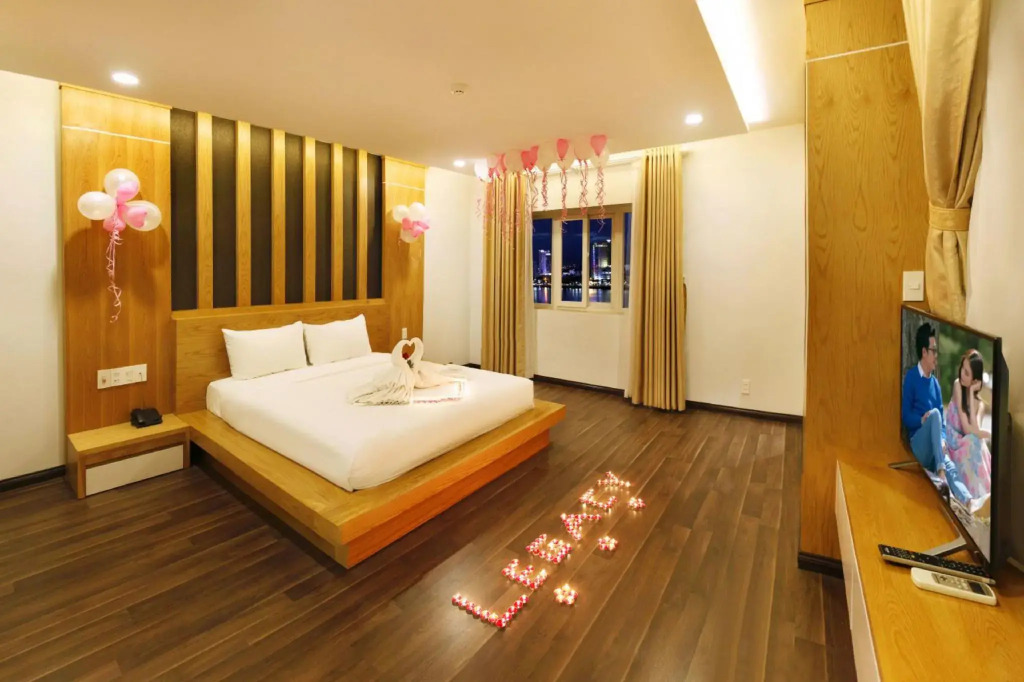 Legacy Riverside Danang Hotel