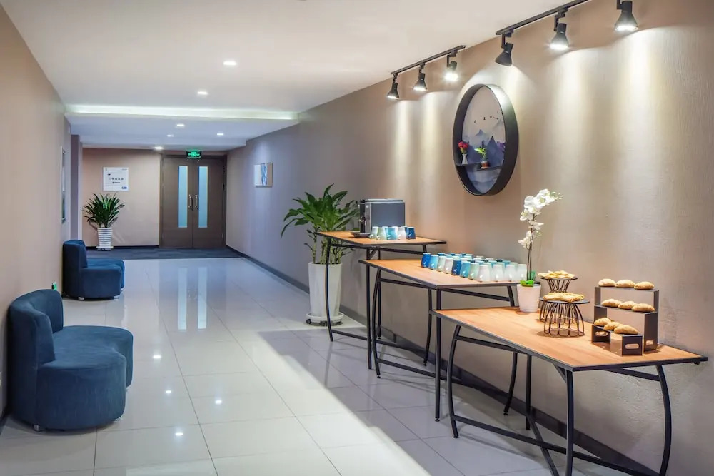 Holiday Inn Express Shenyang North Station