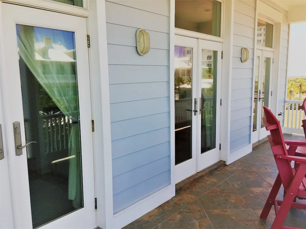 Family Tides Home 3 Bedrooms 4 Bathrooms Home