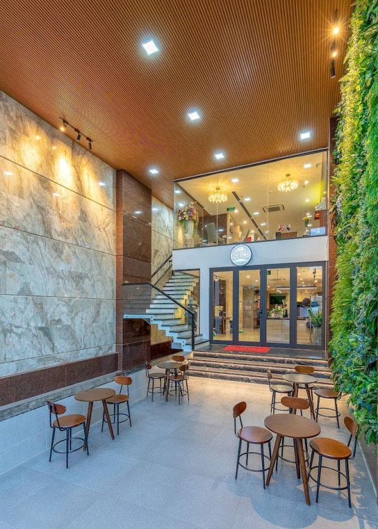 Lake View Hotel