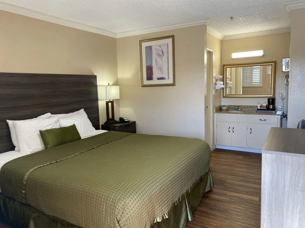 SurfSide Stay