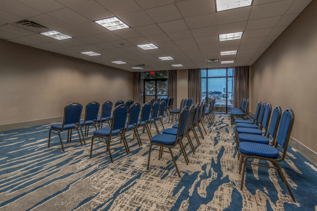 DoubleTree by Hilton New Bern - Riverfront