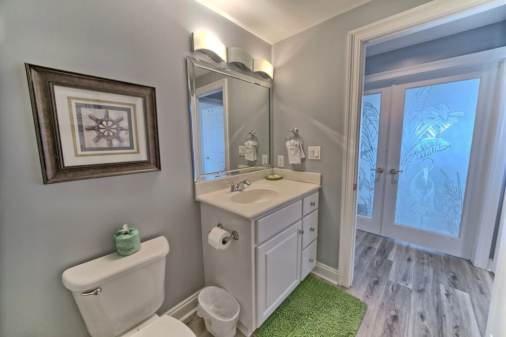 Spacious Tropical Condominium at 17th Floor with Beach and Pool Access - Unit 1707 by RedAwning