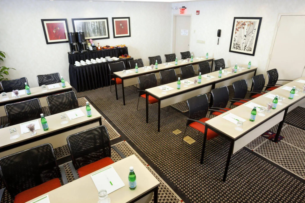 Hampton Inn Newark Airport