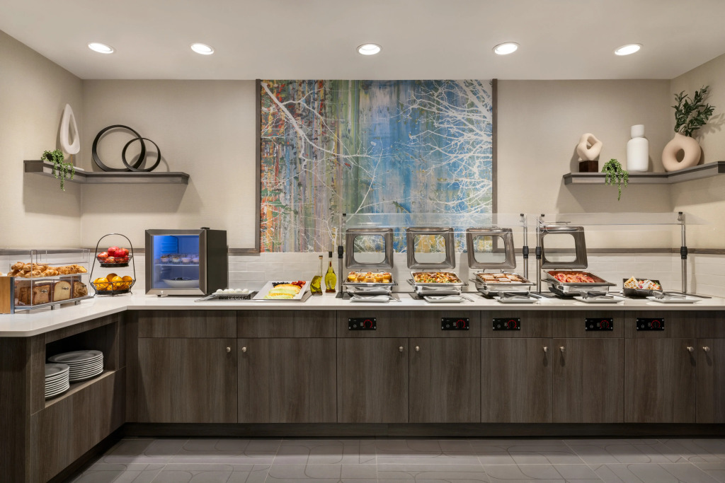 Crowne Plaza Edison by IHG