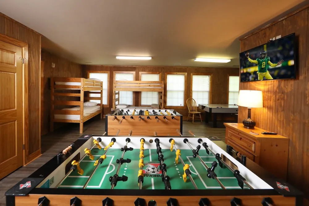 Oak Tree Lodge 3 - Fifteen Bedroom Chalet Lodge